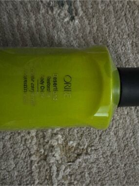 Oribe Desertland Restoring Body Cream — Lime Green